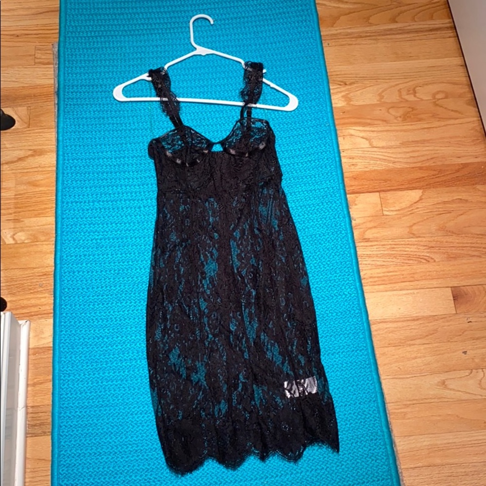 Lace KeyHole Dress